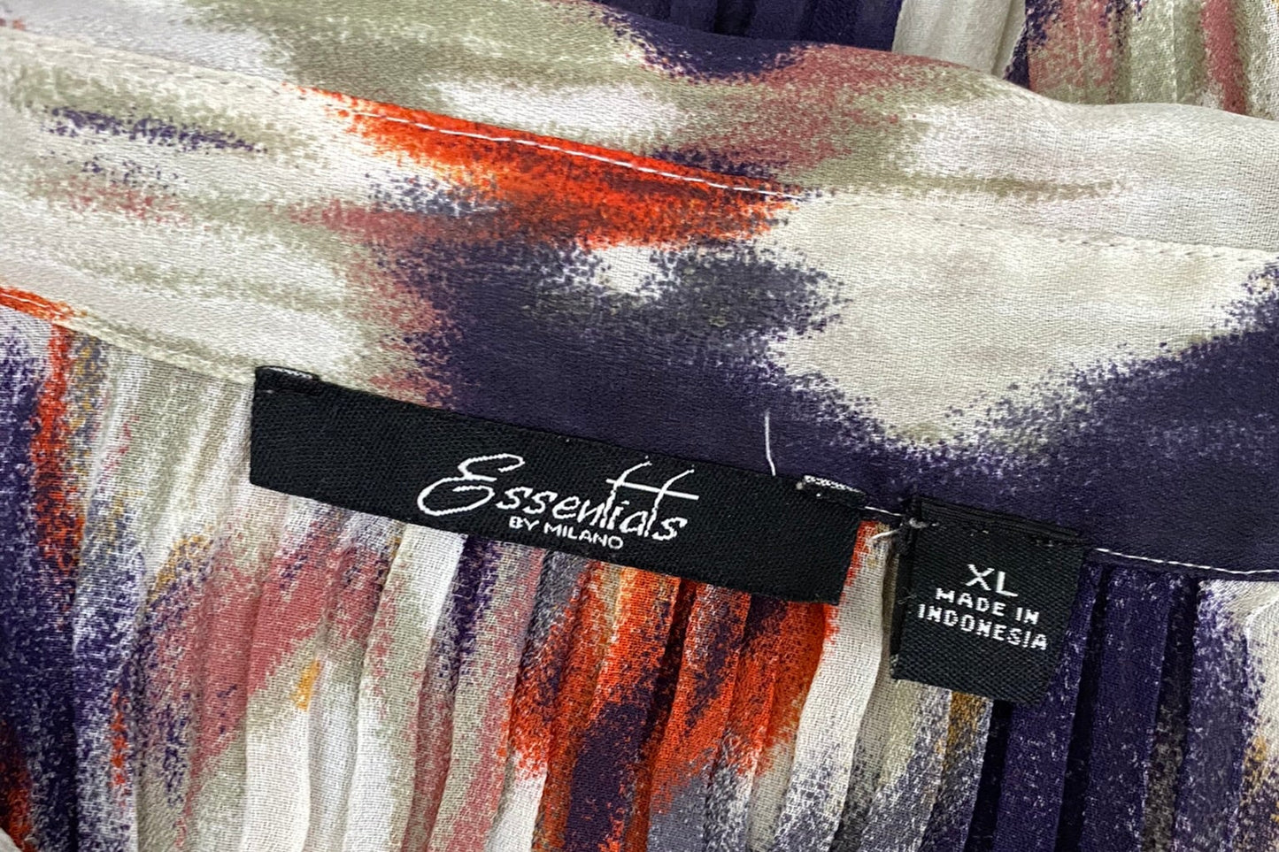 Essentials by Milano blouse (XL)