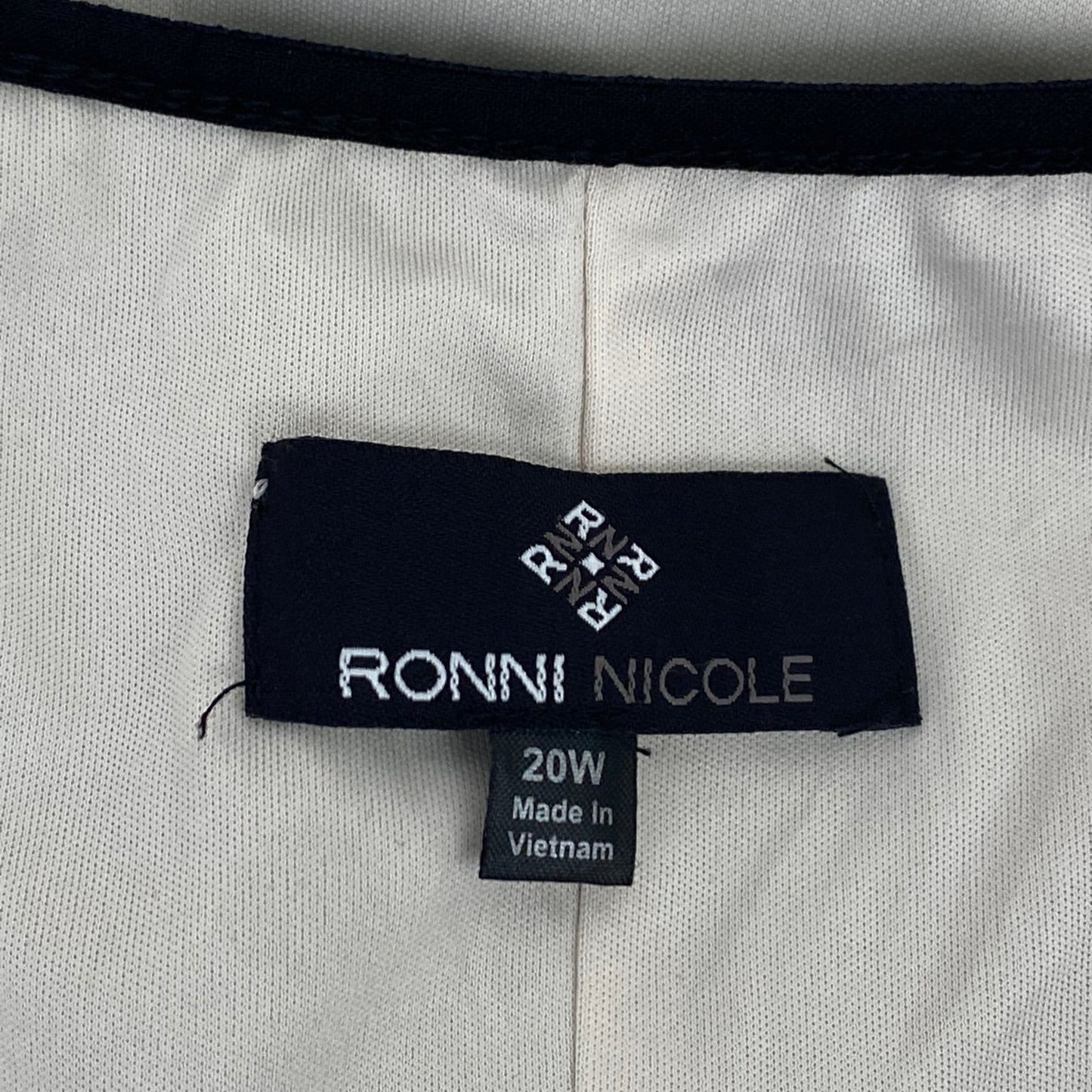 Ronni Nicole lace dress (20W)