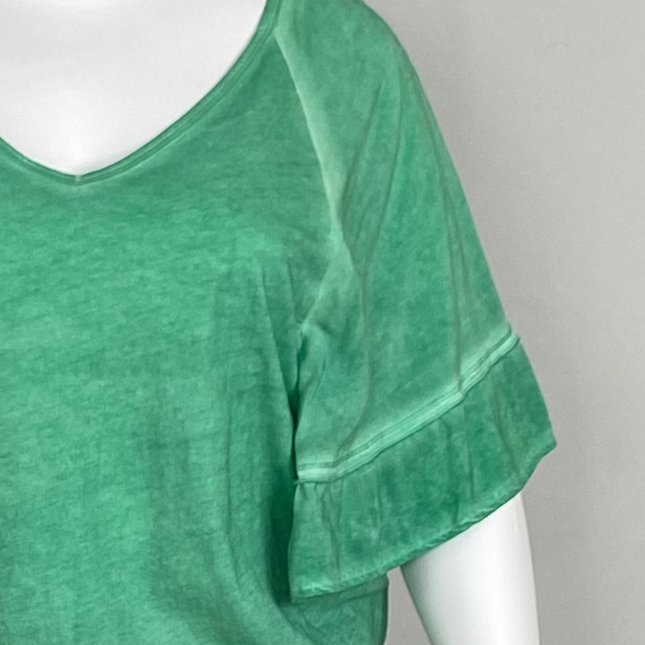 Tribal T-shirt with flared sleeves (L)