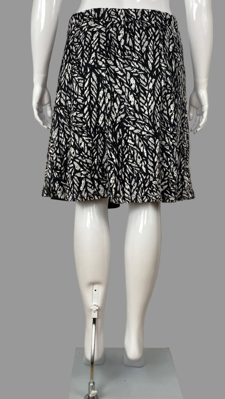 Millers Woman Black Lace Overlay Skirt - Plus Size 2XL