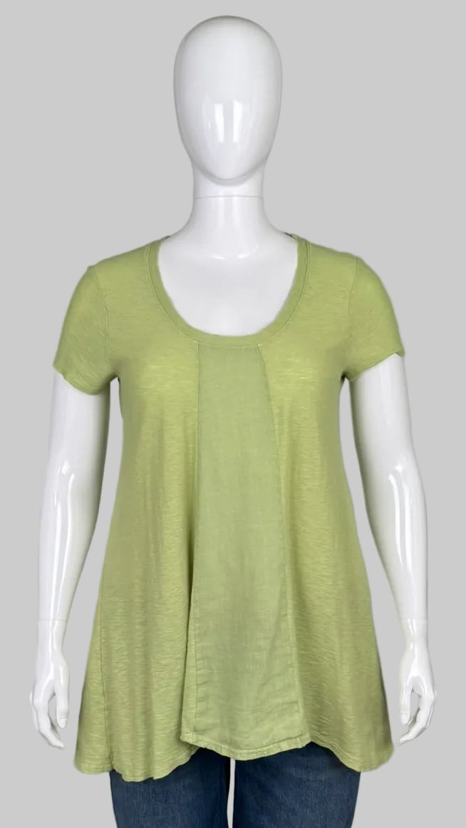 Front view of a size Large vibrant green short sleeve tunic from cut loose.
