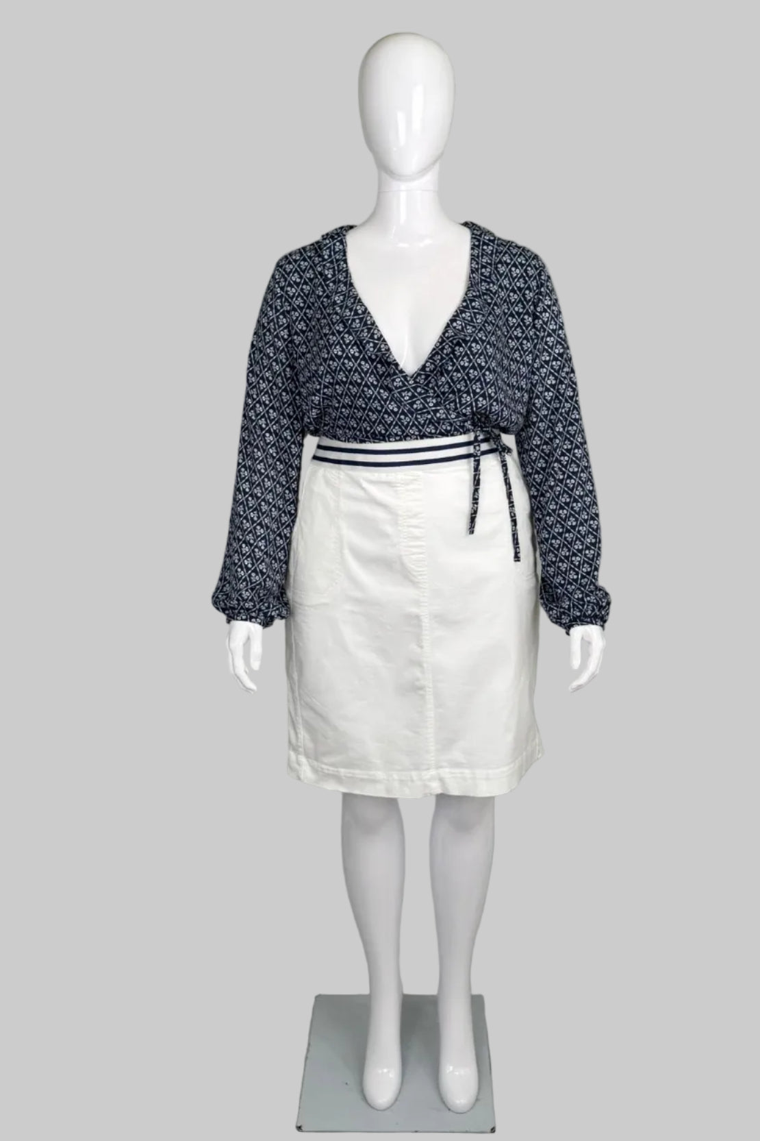 Aritzia Sunday Best Blue Wrap Gigi Blouse - Size L